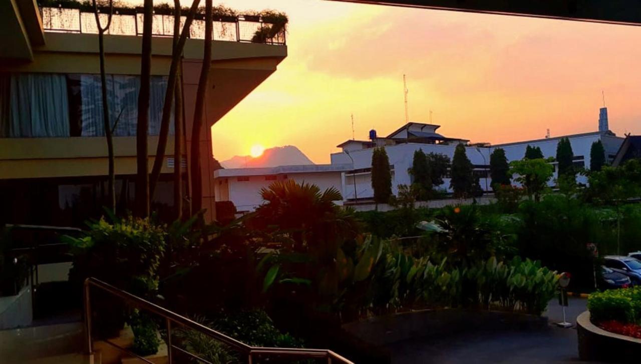 Grand Sunshine Resort & Convention Bandung Exterior photo